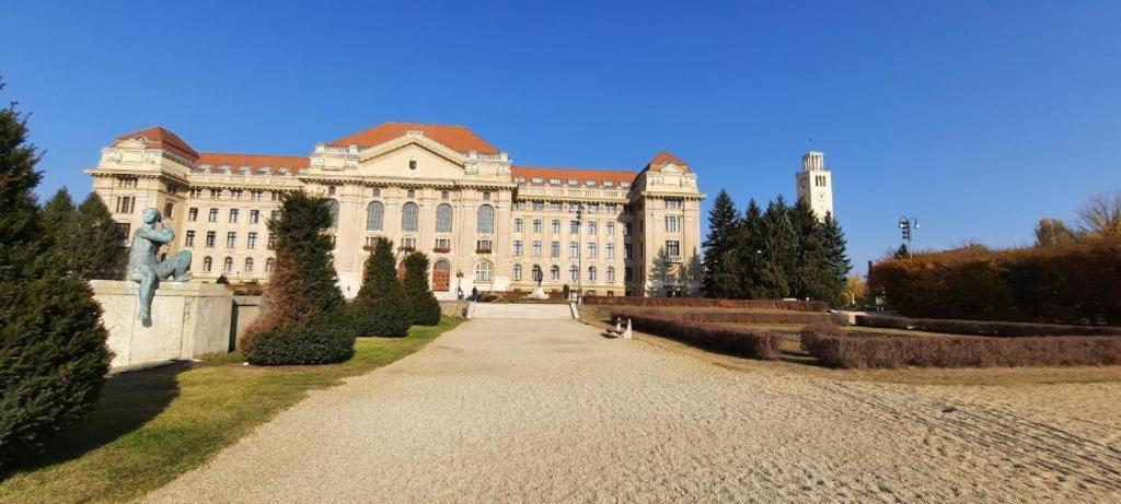 Gina Apartman Debrecen Exterior photo